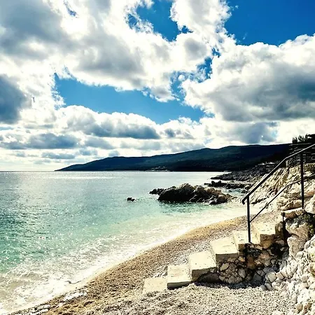 Villa Ruza: Pet-friendly Istrian Retreat With Pool And Playground *