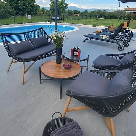 Ruza: Pet-friendly Istrian Retreat With Pool And Playground Villa